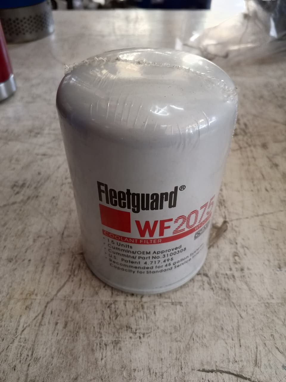 Fleetguard WF2075 Coolant Filter